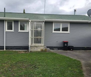 Tidy 3 bedroom family friendly house - Photo 4