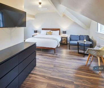 Studio to rent - Photo 3