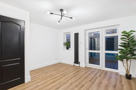 3 bedroom terraced house to rent - Photo 2