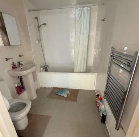 1 bedroom flat to rent - Photo 4