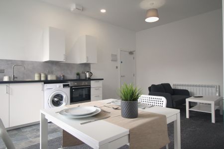 1 Bedroom Apartment - Photo 3