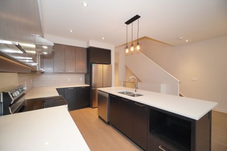 For Lease - 770 SOLARIUM Avenue, Blossom Park - Airport and Area, Ontario - Photo 3