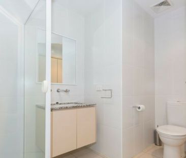 Want to Live with Style and Convenience! - Furnishing Optional - Photo 6