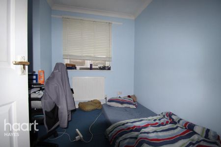 3 bedroom semi-detached house to rent - Photo 2