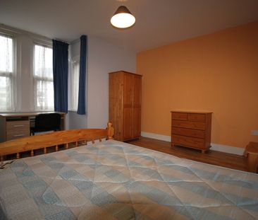 6 Bed Terraced House, Portswood Road, SO17 - Photo 4