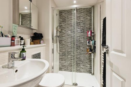 4 bedroom detached house to rent - Photo 5