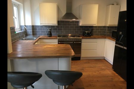 Room in a Shared House, St. Peters Street, CR2 - Photo 3