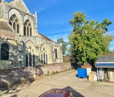 2 Bedroom House - Church Street, Romsey - Photo 5