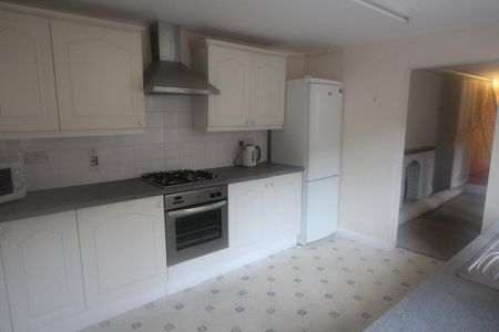 1 bedroom in a house share to rent - Photo 5