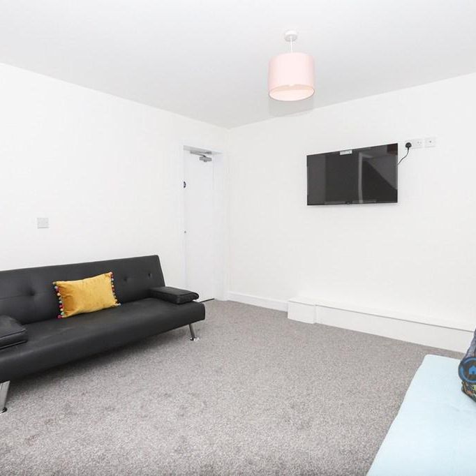 1 bedroom in a house share to rent - Photo 1