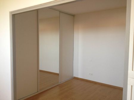 Location Appartement 1 pièce 46m² NARBONNE 11100 - Photo 3
