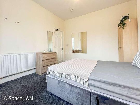 London Road, Reading, Berkshire, RG1 - Photo 1