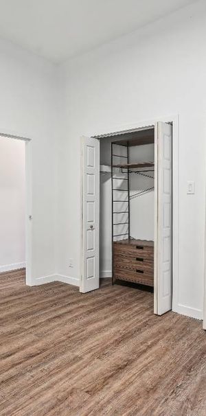 Grand 3 et demi sur deux étages! - Photo 1