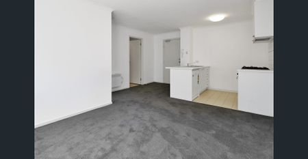 GREAT SIZE, GREAT LOCATION! - Photo 2