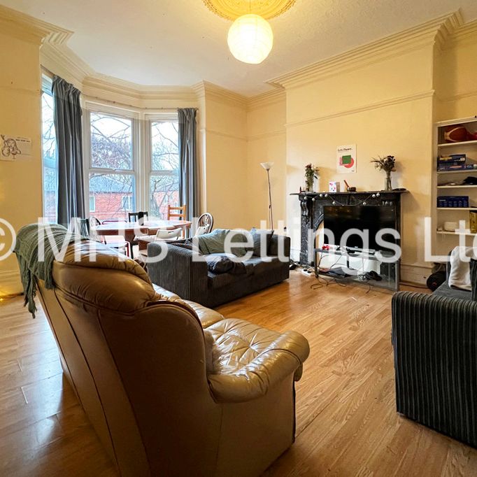 5 Bedroom Mid Terraced House for rent in Regent Park Terrace - Photo 1