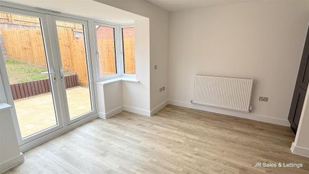 3 bedroom semi-detached house to rent - Photo 2