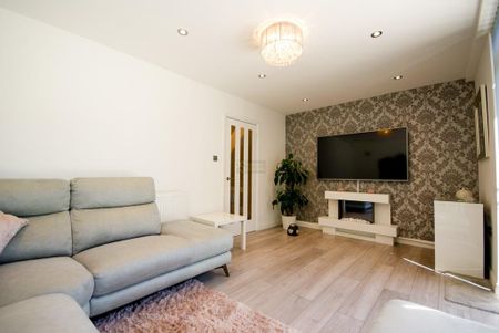 2 bedroom end of terrace house to rent - Photo 4