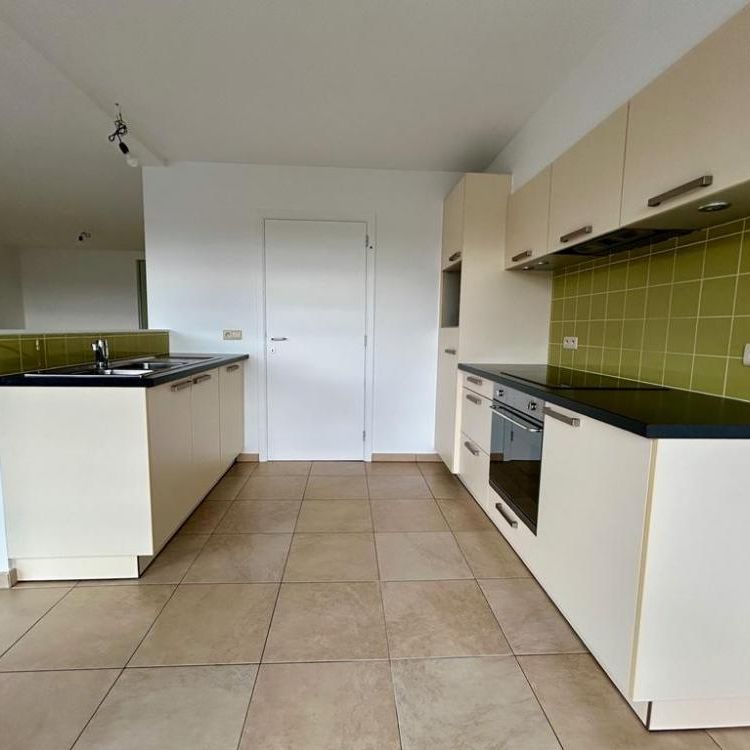 Hedendaags, instapklaar appartement met 2 slaapkamers, terras en garage - Foto 1