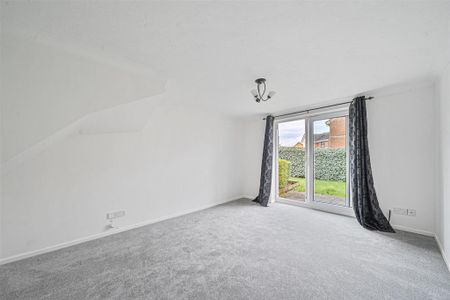 2 bedroom semi-detached house to rent - Photo 2