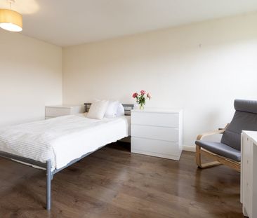 Studio Flat, Honeysuckle Drive, L9 - Photo 5