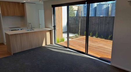 Trendy Townhouse - Photo 5