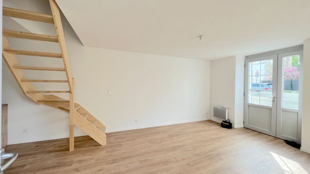 A LOUER MAISON DE VILLE 4 PIECES AVEC EXTERIEUR - SECTEUR BLAYE - Photo 1
