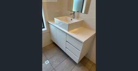 Great Apartment with all the Mod Cons - Great Location! - Photo 3