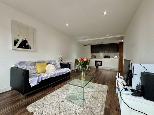 2 bedroom flat to rent - Photo 1