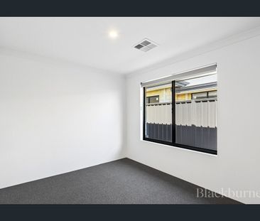 Brand New Modern Family Living in the Heart of Henley Brook - Photo 1