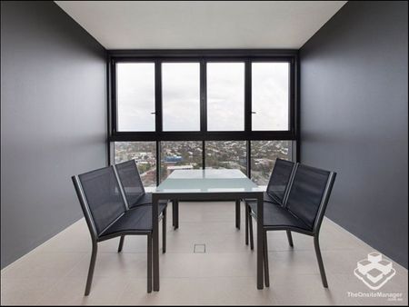 The Milton Residences -Three Bedroom-Two Bathroom UnFurnished Apartment - Photo 2