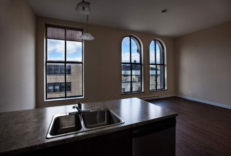 The Cornerstone Apartments - Photo 2