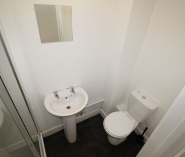 5 Bed Student Accommodation - Photo 3