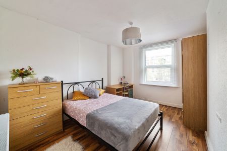 🏡 An Amazing Property in Haringey - Must be Seen! 🏡 Room 1 - Photo 2