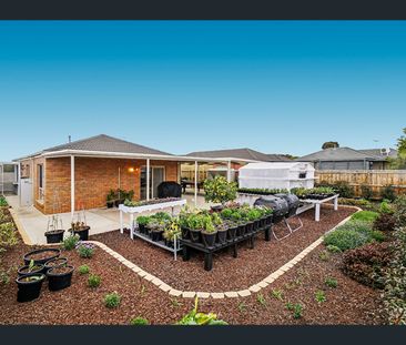 91 Dunvegan Drive, Kurunjang, Vic 3337 - Photo 5