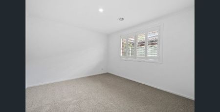 The Perfect Blend of Practicality and Style - Photo 5