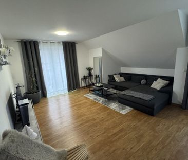 WBS erforderlich! Schicke Dachgeschosswohnung mit sonnigen Aussichten - Photo 2