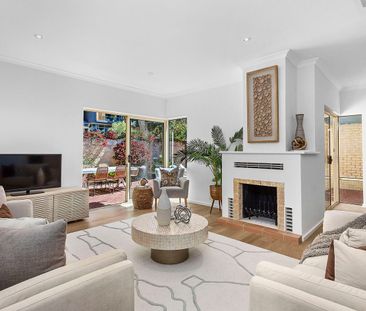 Light-Filled Villa in Premium Western Suburbs Location - Photo 1