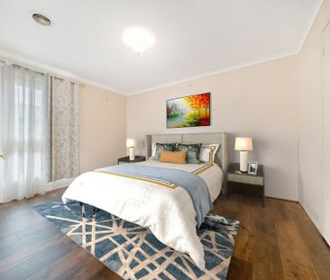 8 Dobell Crescent, Werribee VIC, Belconnen - Photo 4