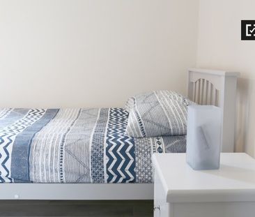 Room in shared apartment for rent in Inns Quay, Dublin - Photo 6