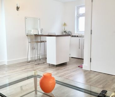 Studio Flat, Claremont Road, NW2 - Photo 4