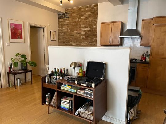 1 Bed Flat, Barnabas Road, E9 - Photo 1