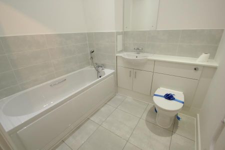 Guildford Road, Woking, Surrey, GU22 - Photo 5