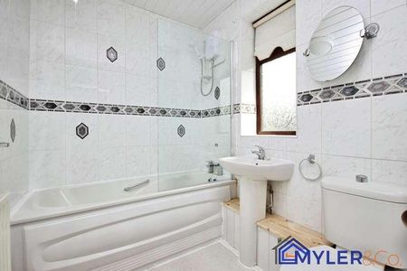 Brandon, Widnes, WA8 - Photo 3