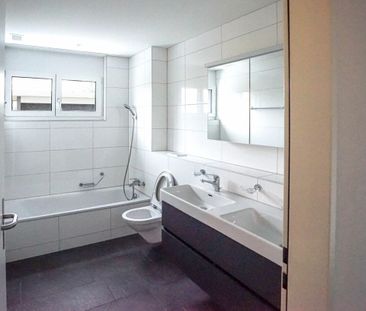 Moderne Familienwohnung mit Wintergarten und Balkon - Foto 3