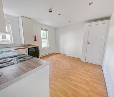 Flat 4, 17 Ely Road, Cardiff CF5 2JF - Photo 5