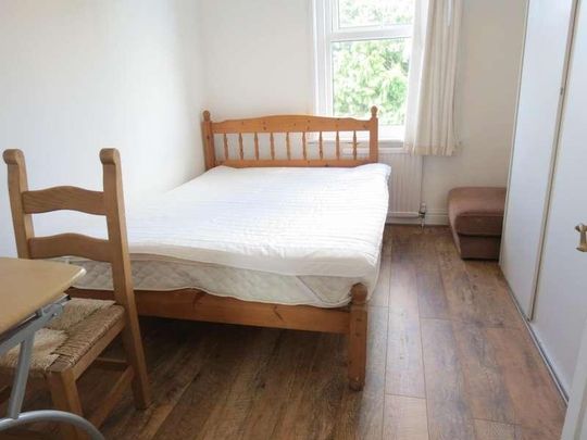 Bedroom Detached House In Winton, BH9 - Photo 1