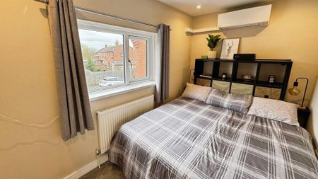 2 bedroom terraced house to rent - Photo 2