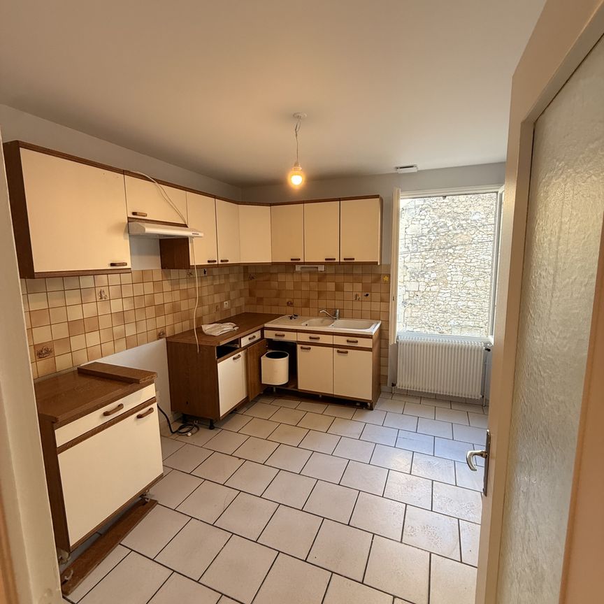 Location Maison 4 pièces 91m² CHATELLERAULT 86100 - Photo 1