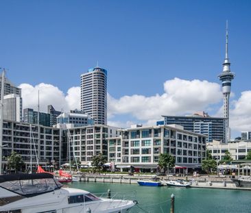 Cosy Viaduct Apartment with Carpark - Photo 2