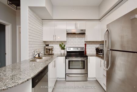 For Lease - 44 Ferndale Drive Unit# 405, Barrie, Ontario - Photo 2